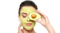 Membuat Masker Alpukat Untuk Mengatasi Jerawat