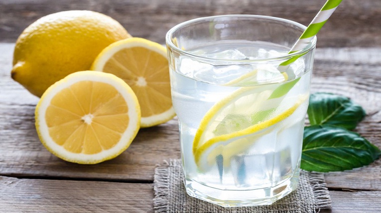 Mengenal Diet Air Herbal, Tips Rampingkan Tubuh Dengan Bahan Alami