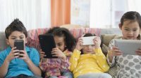 Waspadai Penggunaan Gadget Secara Berlebihan Pada Anak dan Remaja