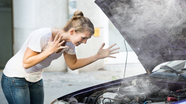 Yuk Cari Tahu Penyebab Radiator Mobil Bocor
