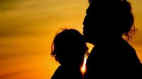 Arti Mimpi Bertemu Ibu Kandung yang Sudah Meninggal