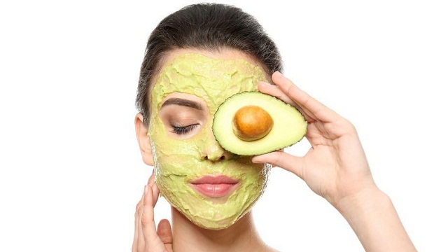 Membuat Masker Alpukat Untuk Mengatasi Jerawat