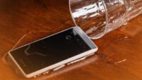 Cara Mengatasi Hp Kena Air Baterai Tanam