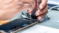 Harga Memperbaiki Layar Hp Lepas di Pusat Servis