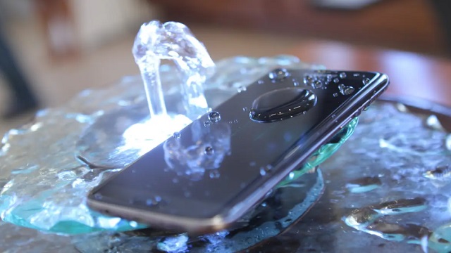 Hp Kemasukan Air di Layar, Ini Solusi Mengatasinya