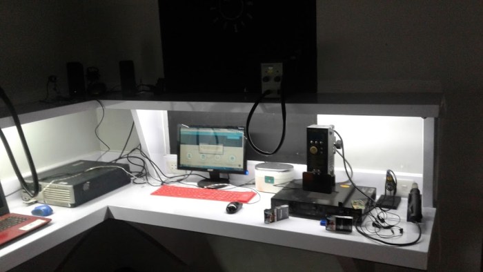 tempat servis touchscreen hp lepas